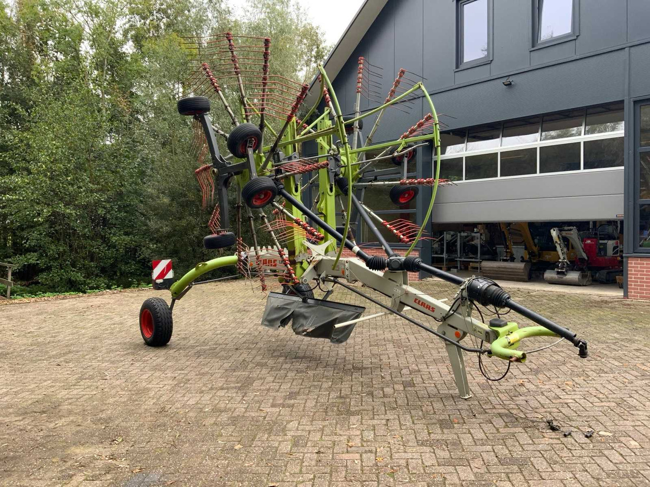 Claas Linker 2700 - Hay and forage equipment: picture 5 Claas Linker 2700 - Hay and forage equipment: picture 5