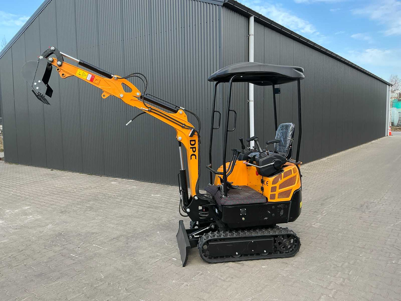 DPC HT15L Electric - Mini excavator: picture 5 DPC HT15L Electric - Mini excavator: picture 5