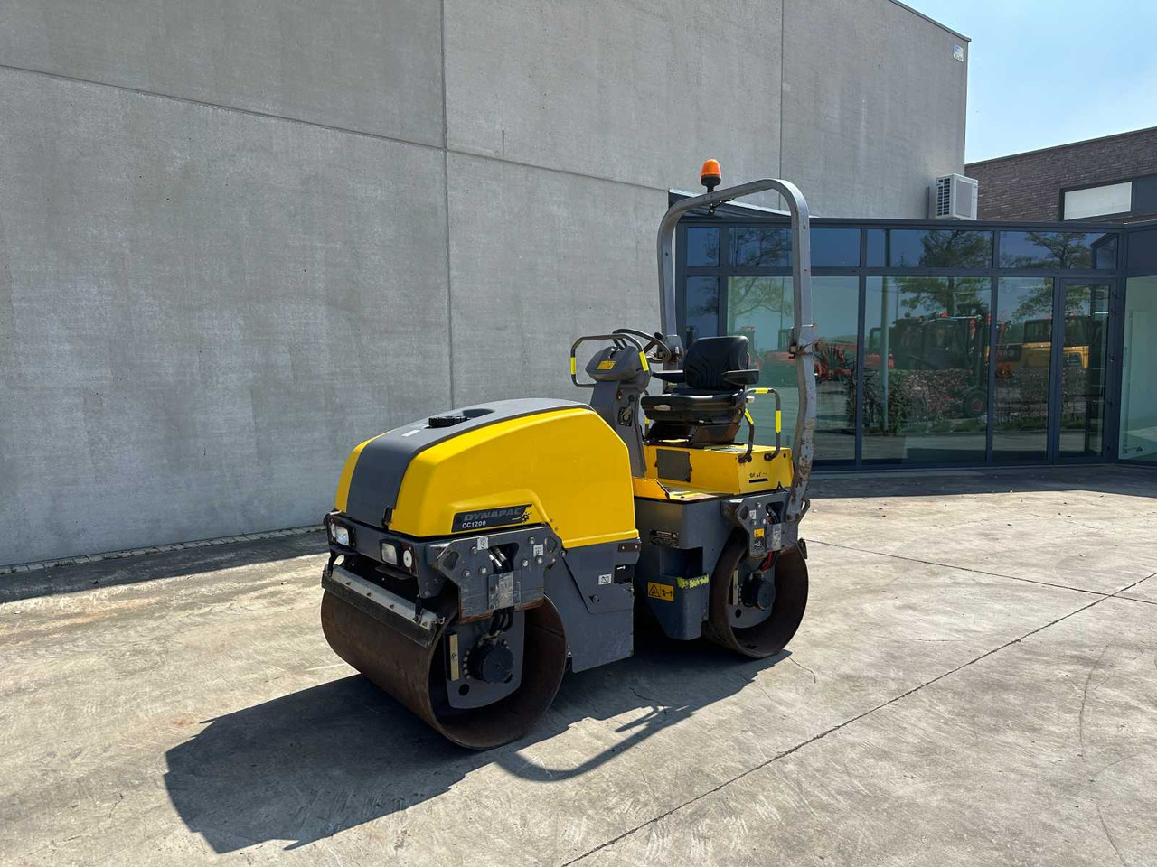 DYNAPAC CC1200 - Road roller: picture 1 DYNAPAC CC1200 - Road roller: picture 1