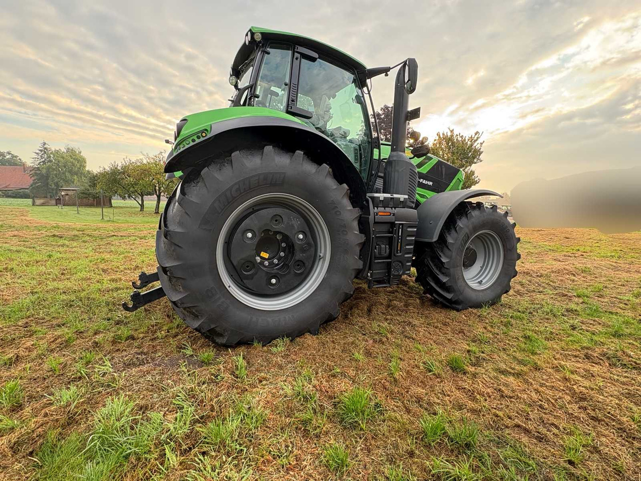 Deutz-Fahr 8280 TTV - Farm tractor: picture 4 Deutz-Fahr 8280 TTV - Farm tractor: picture 4
