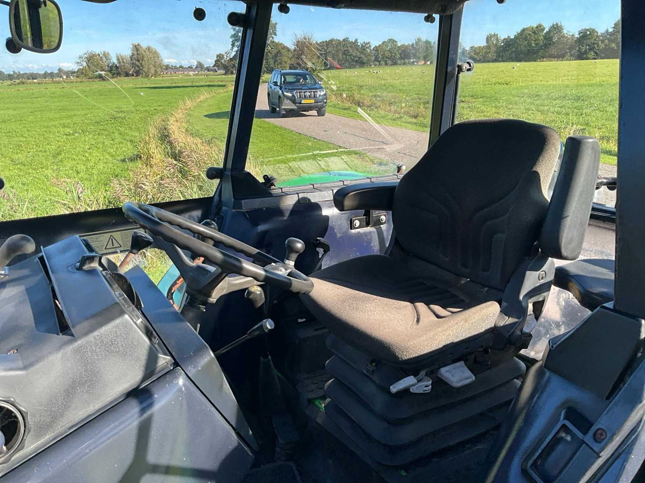 Farm tractor Deutz-fahr DX 6.30: picture 29