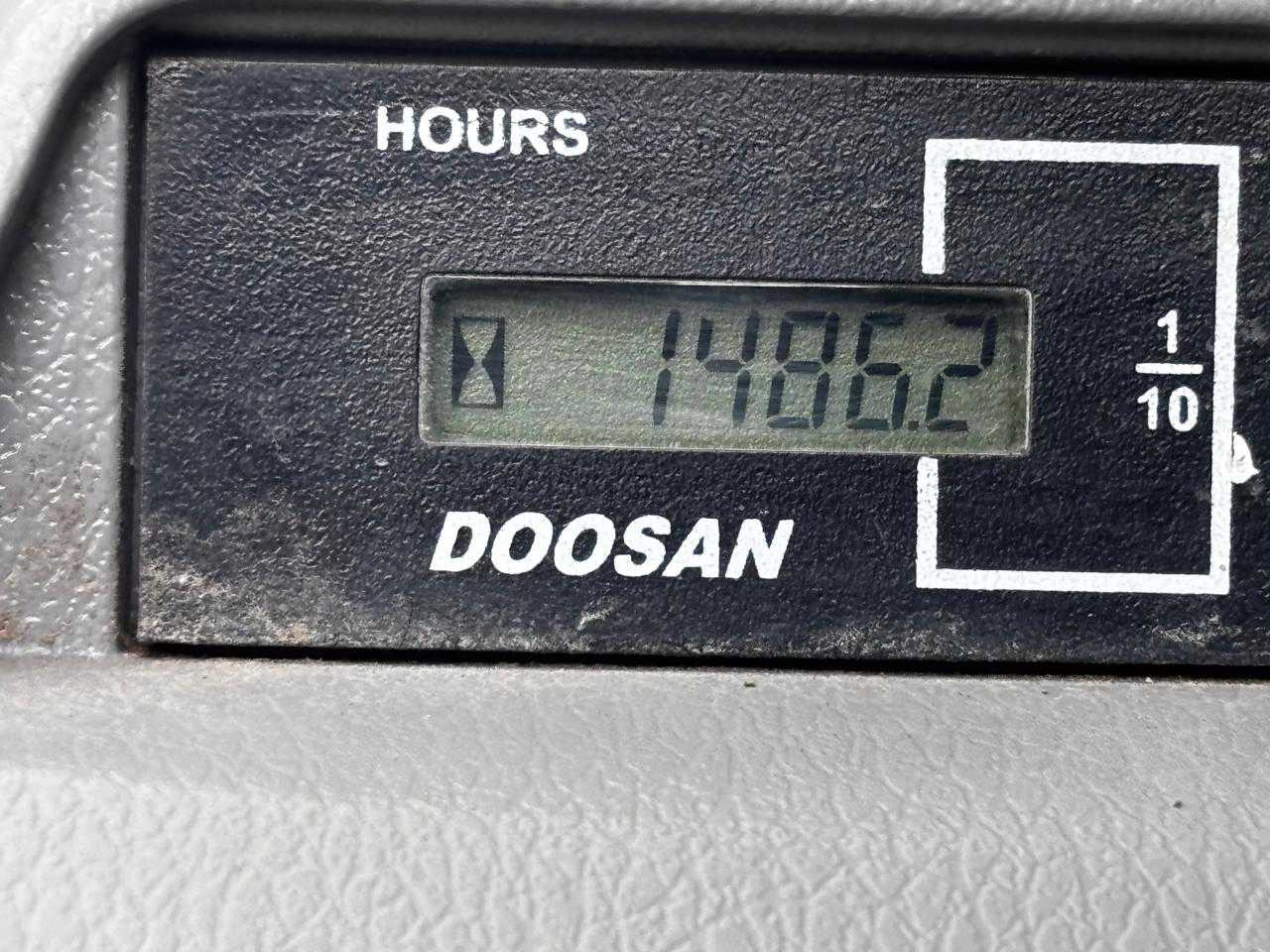 Crawler excavator Doosan DX140 LC-5: picture 15