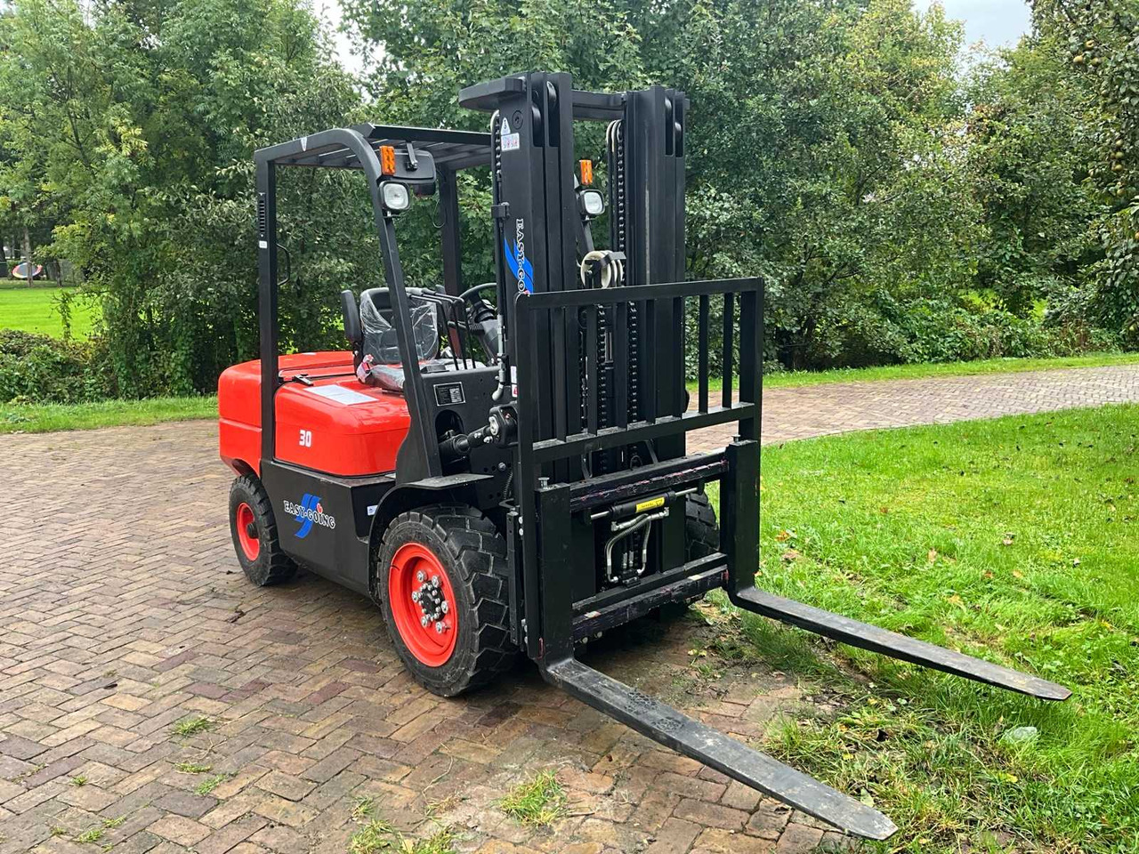 EASY-GOING - 3 TON - DIESEL - TRIPLE - FORKLIFT - 2025 - Forklift: picture 2 EASY-GOING - 3 TON - DIESEL - TRIPLE - FORKLIFT - 2025 - Forklift: picture 2