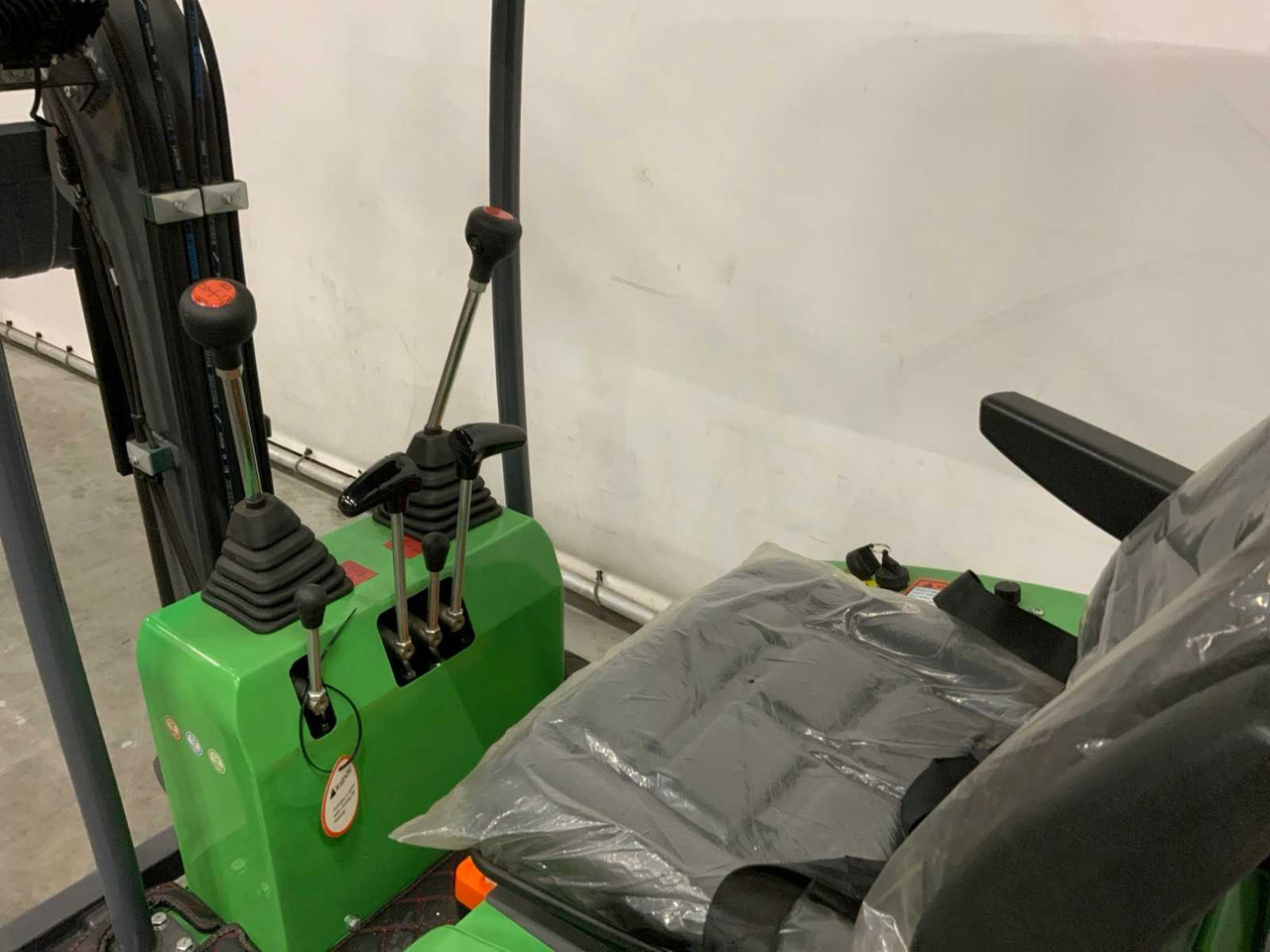 EVERUN - 2025 - ERE12E - ELECTRIC MINI EXCAVATOR - Mini excavator: picture 5 EVERUN - 2025 - ERE12E - ELECTRIC MINI EXCAVATOR - Mini excavator: picture 5