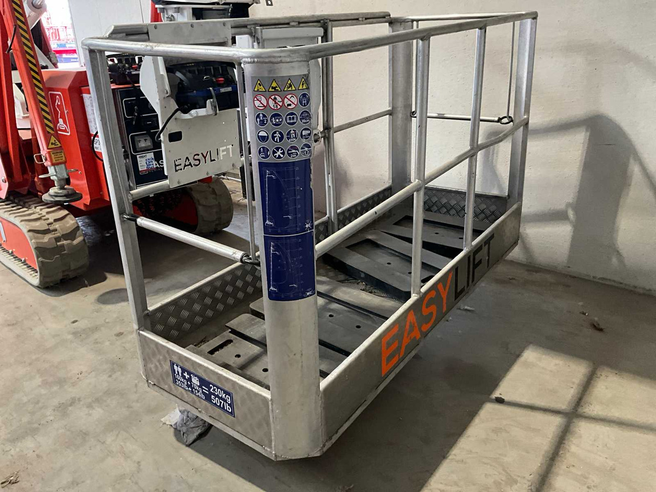 Aerial platform Easylift R300: picture 14