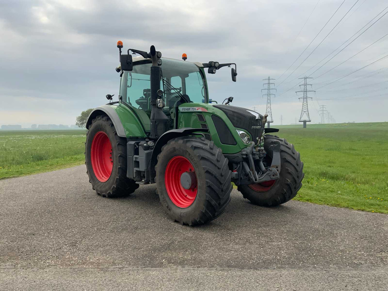 Fendt 720 Vario - Farm tractor: picture 2 Fendt 720 Vario - Farm tractor: picture 2