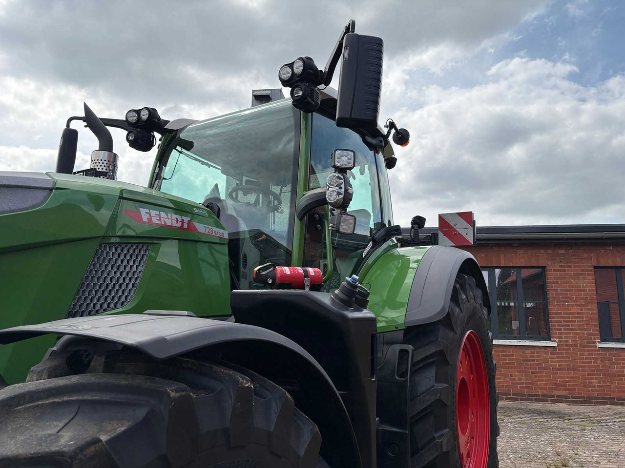 Fendt 728 Vario Gen7 Profi+ Setting2 - Farm tractor: picture 3 Fendt 728 Vario Gen7 Profi+ Setting2 - Farm tractor: picture 3