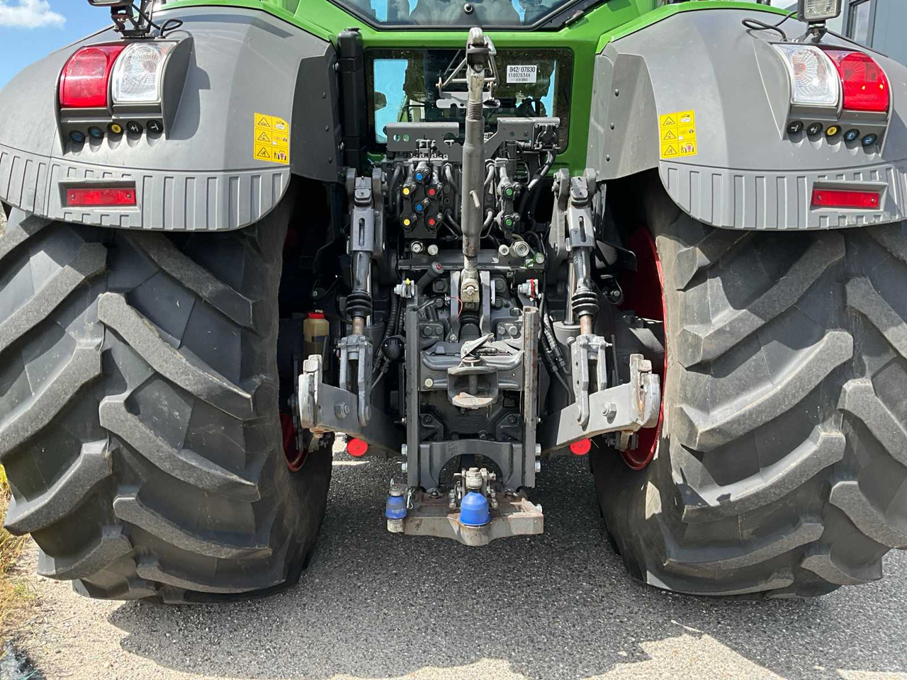 Farm tractor Fendt 828 Vario S4 Profi Plus: picture 17