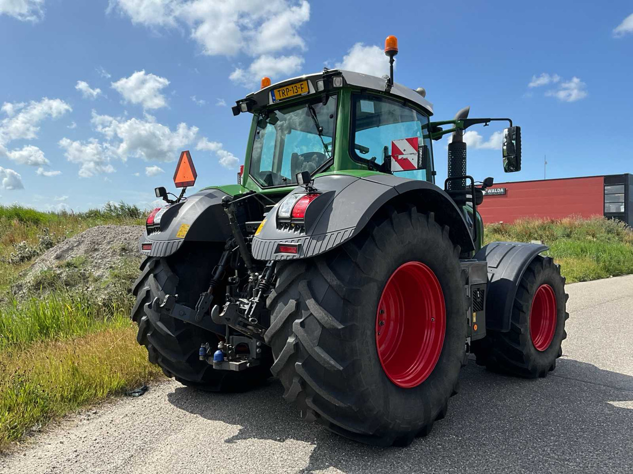 Farm tractor Fendt 828 Vario S4 Profi Plus: picture 7