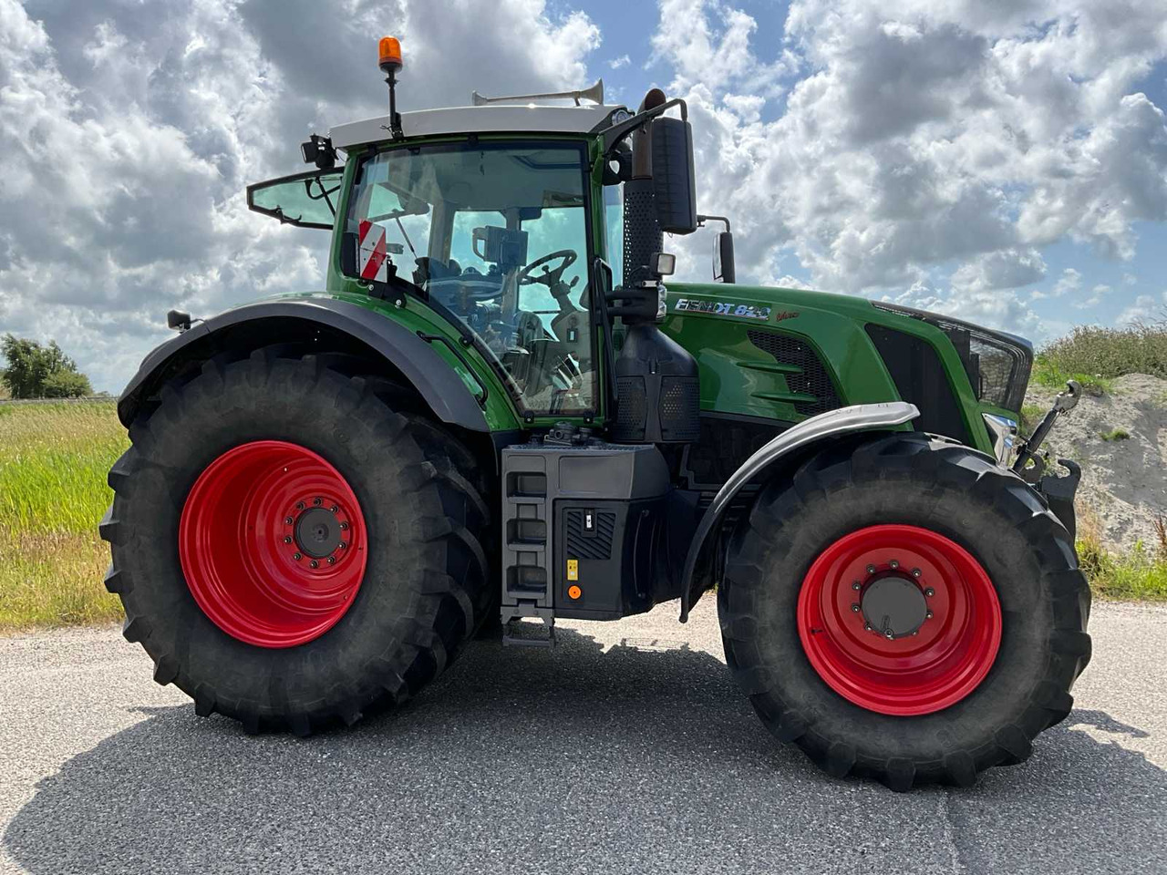 Farm tractor Fendt 828 Vario S4 Profi Plus: picture 6