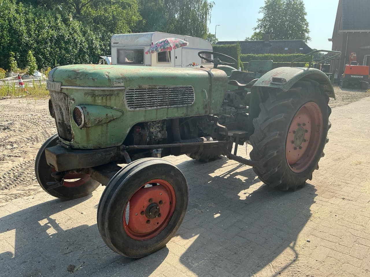 Fendt Farmer 2-FW139/3 - Farm tractor: picture 1 Fendt Farmer 2-FW139/3 - Farm tractor: picture 1