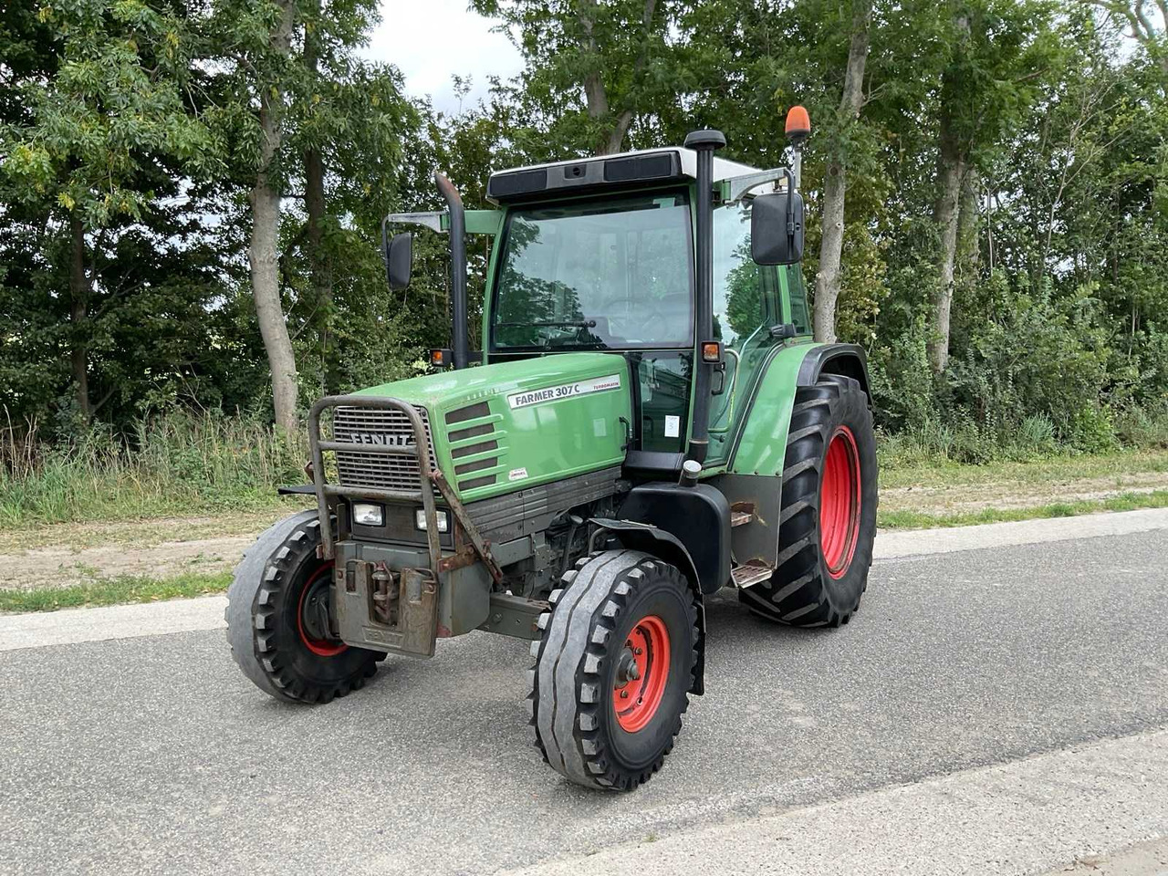 Fendt Farmer 307C - Farm tractor: picture 2 Fendt Farmer 307C - Farm tractor: picture 2