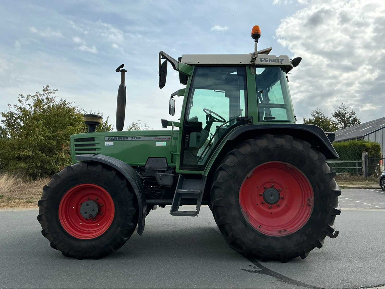 Fendt Farmer 308 Turbomatik - Farm tractor: picture 2 Fendt Farmer 308 Turbomatik - Farm tractor: picture 2