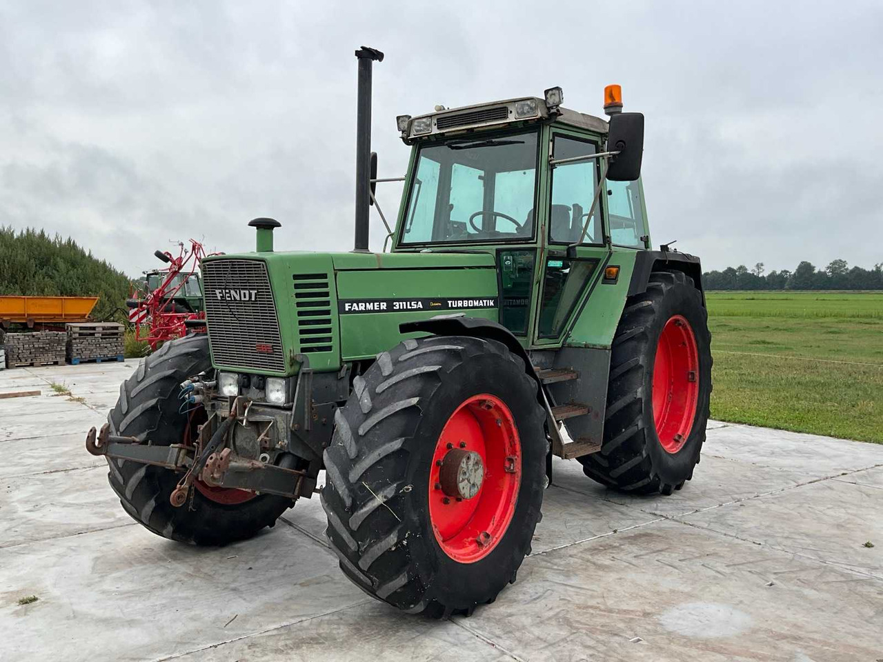 Fendt Farmer 312 LSA - Farm tractor: picture 2 Fendt Farmer 312 LSA - Farm tractor: picture 2