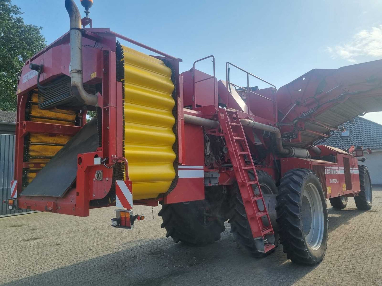 Grimme Varitron 270 - Municipal tractor: picture 3 Grimme Varitron 270 - Municipal tractor: picture 3