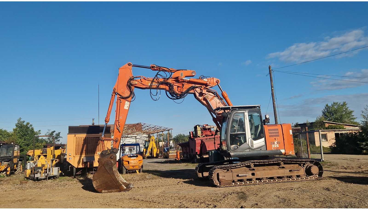HITACHI Zaxis 225 - Crawler excavator: picture 3 HITACHI Zaxis 225 - Crawler excavator: picture 3