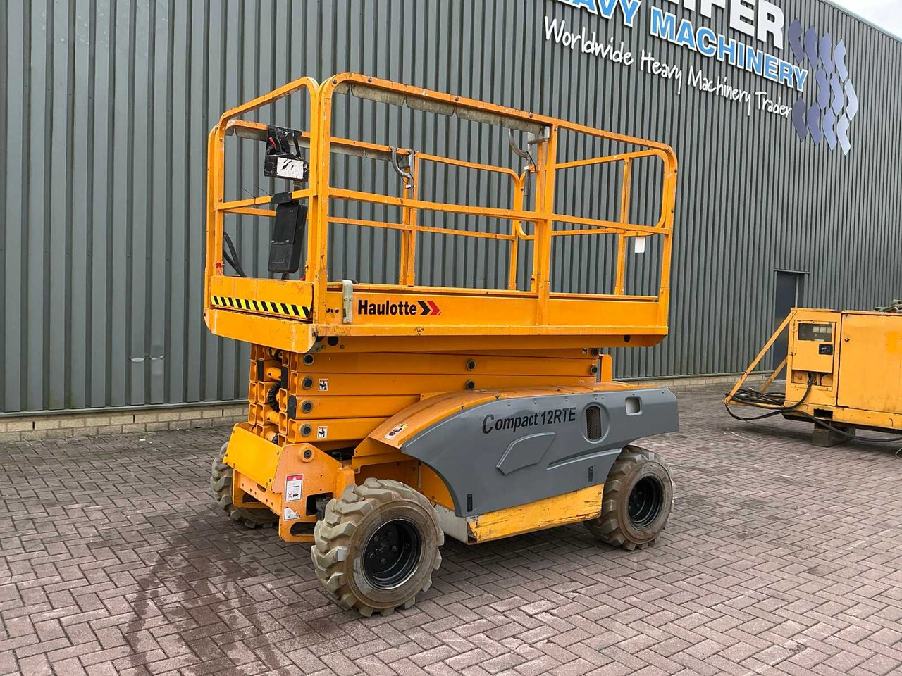 Haulotte Compact 12RTE - Aerial platform: picture 1 Haulotte Compact 12RTE - Aerial platform: picture 1