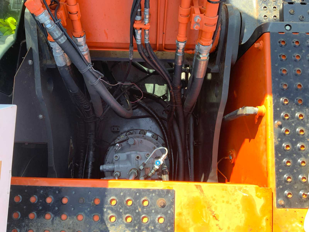 Crawler excavator Hitachi ZX350LC-5B: picture 34
