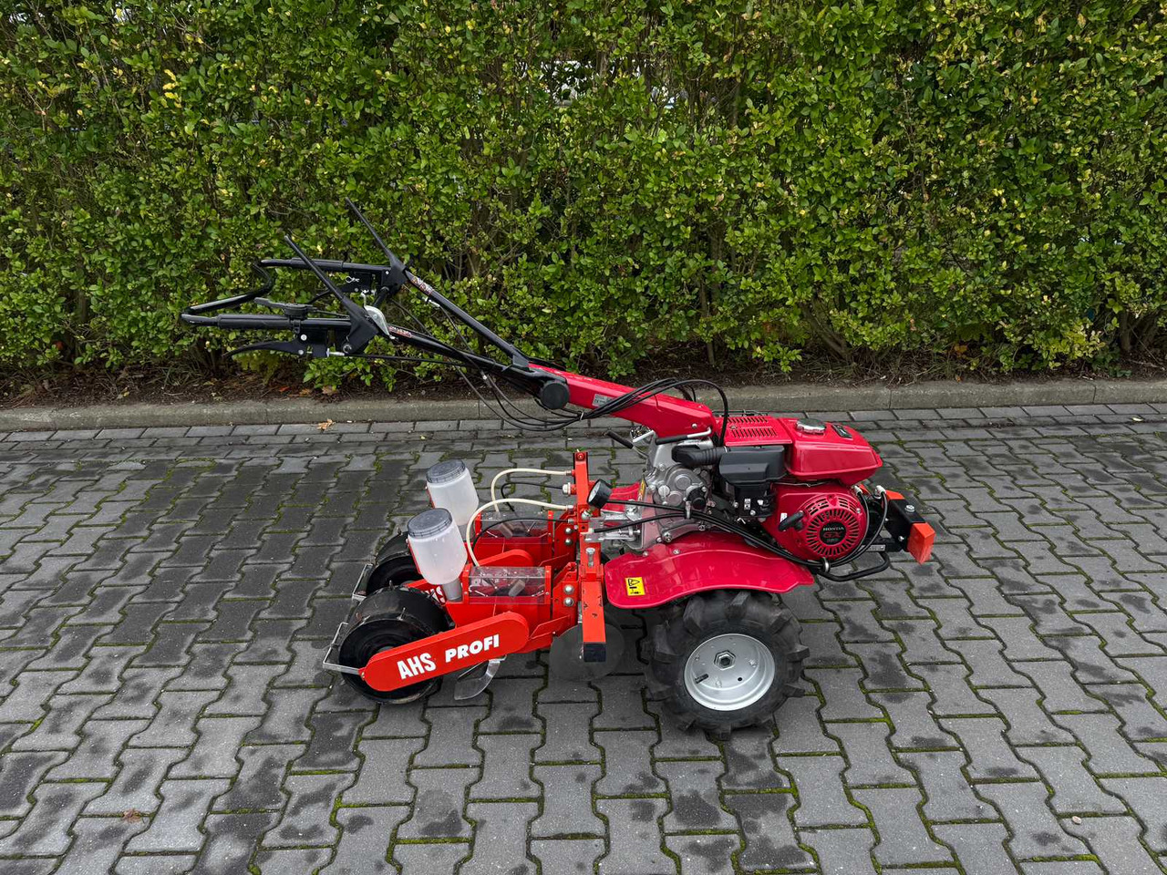 Honda - Precision sowing machine: picture 2 Honda - Precision sowing machine: picture 2