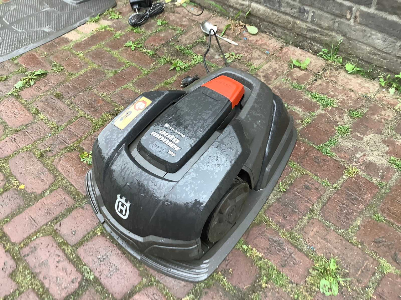 Husqvarna 305 - Garden mower: picture 1 Husqvarna 305 - Garden mower: picture 1