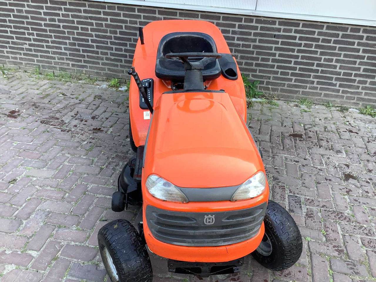Husqvarna CT131 - Garden mower: picture 2 Husqvarna CT131 - Garden mower: picture 2