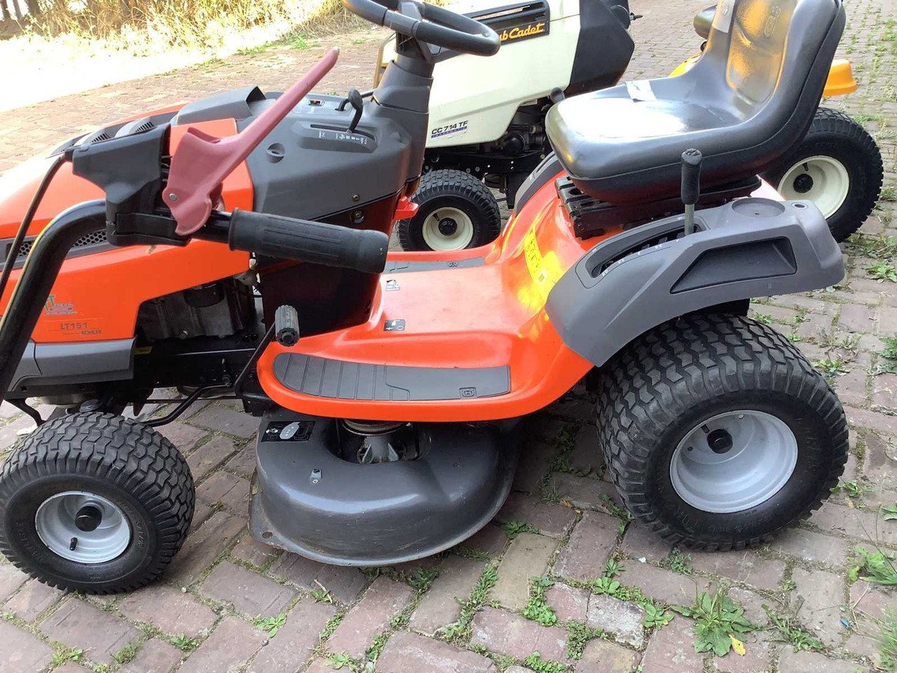 Husqvarna LT5 - Garden mower: picture 3 Husqvarna LT5 - Garden mower: picture 3