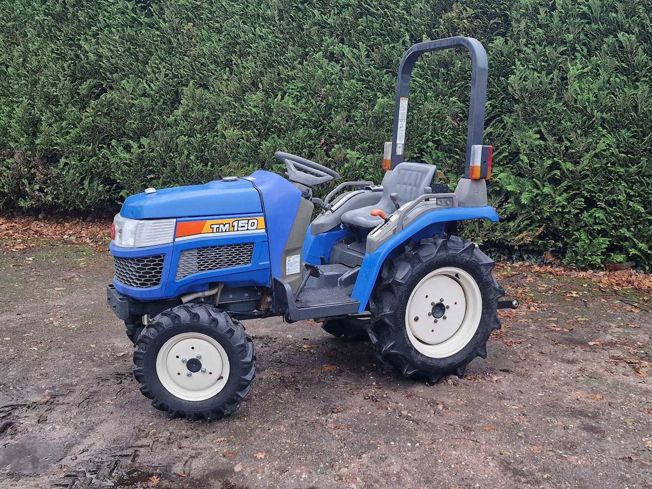 Iseki TM 150 - Municipal tractor: picture 3 Iseki TM 150 - Municipal tractor: picture 3