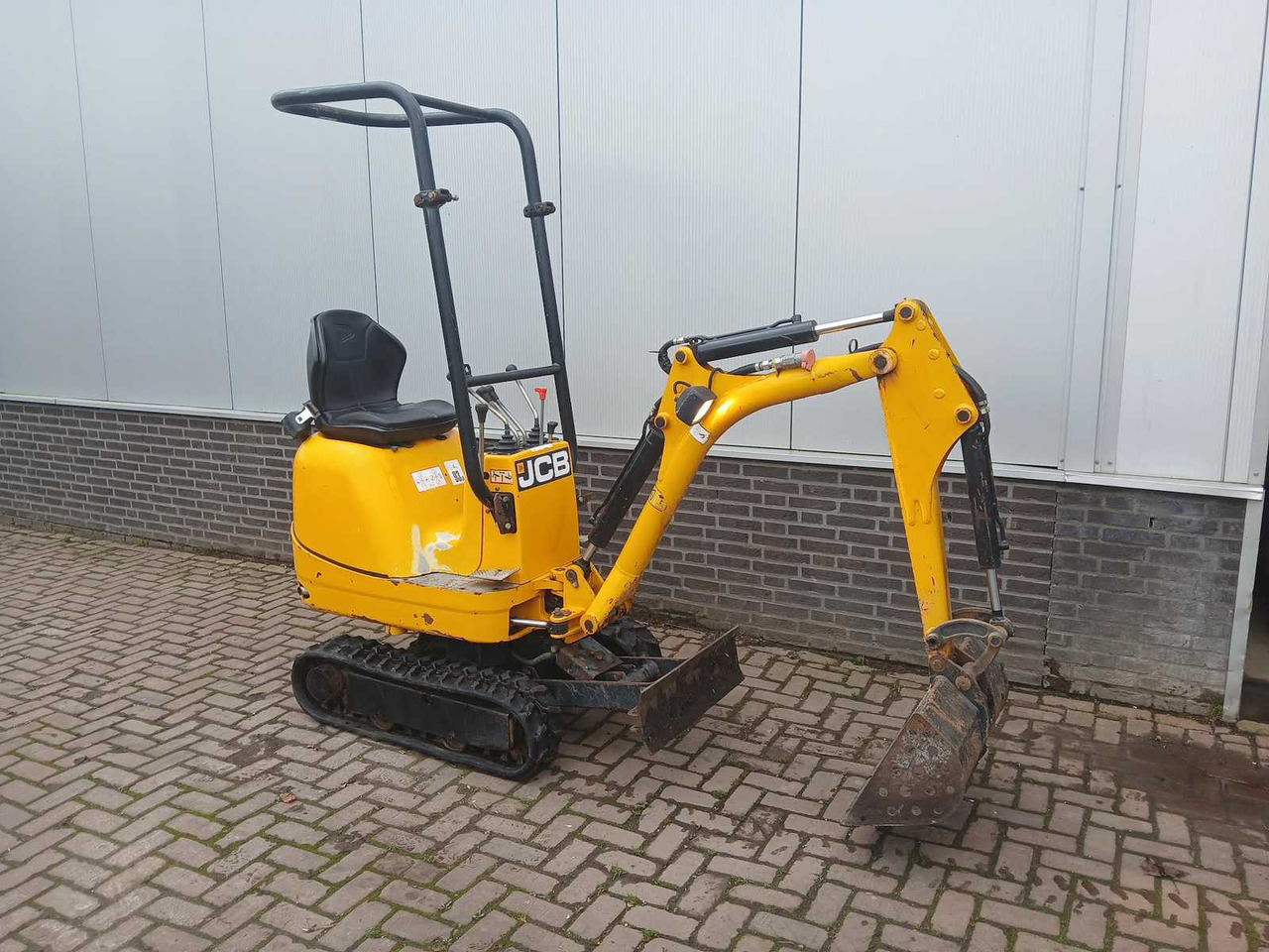 JCB 8008CTS - Mini excavator: picture 3 JCB 8008CTS - Mini excavator: picture 3