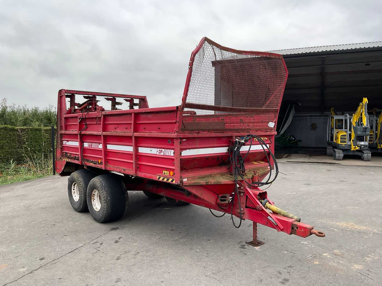 JF ST 9500 - Manure spreader: picture 1 JF ST 9500 - Manure spreader: picture 1