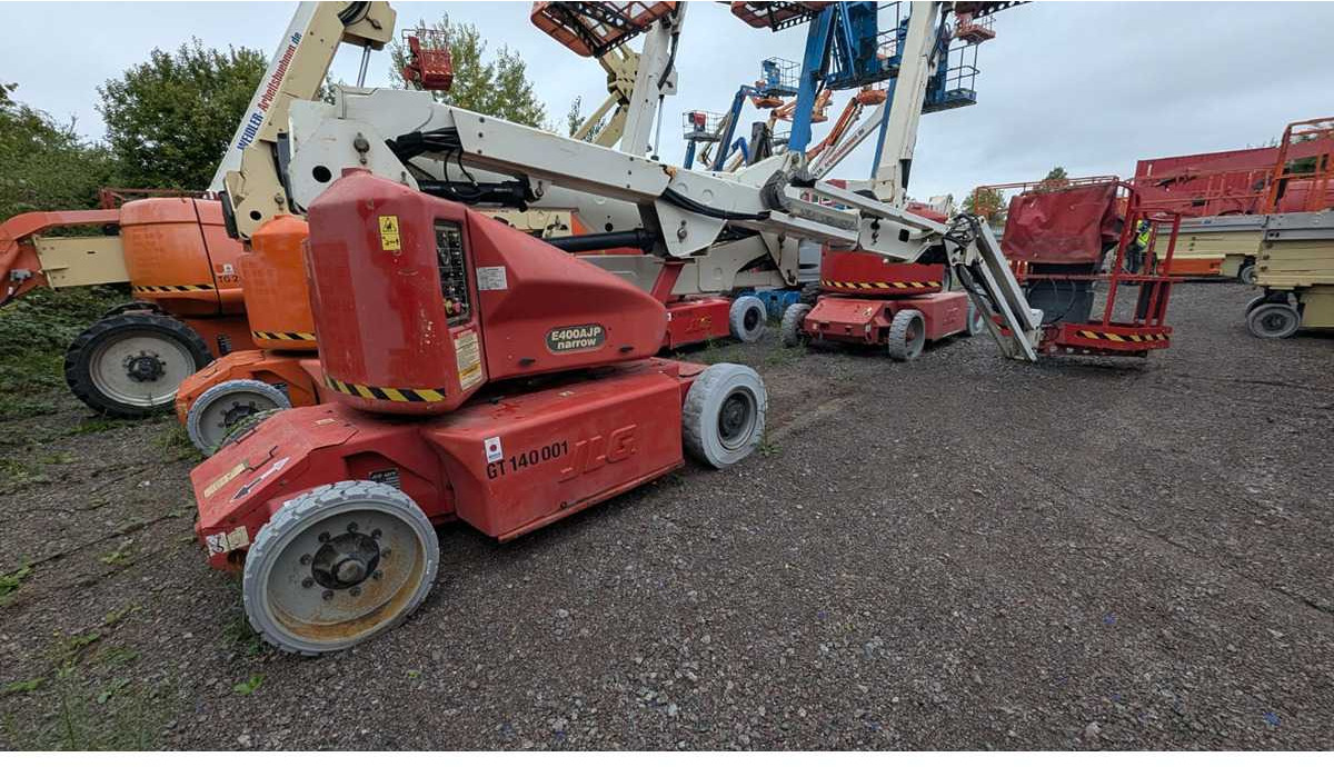 JLG - E400AJPN - AERIAL WORK PLATFORMS (NO. 69414) - 2001 - Aerial platform: picture 4 JLG - E400AJPN - AERIAL WORK PLATFORMS (NO. 69414) - 2001 - Aerial platform: picture 4