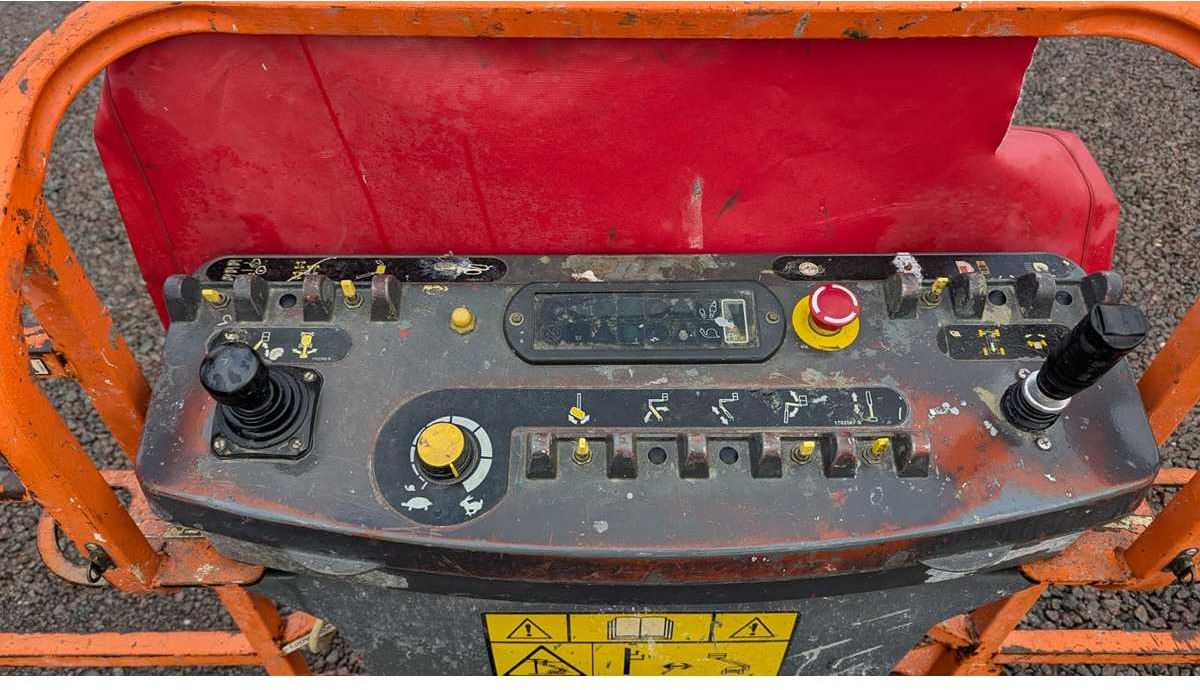 JLG JLG - 860SJ - AERIAL WORK PLATFORMS (NO. 69186) - 2008 - Aerial platform: picture 5 JLG JLG - 860SJ - AERIAL WORK PLATFORMS (NO. 69186) - 2008 - Aerial platform: picture 5