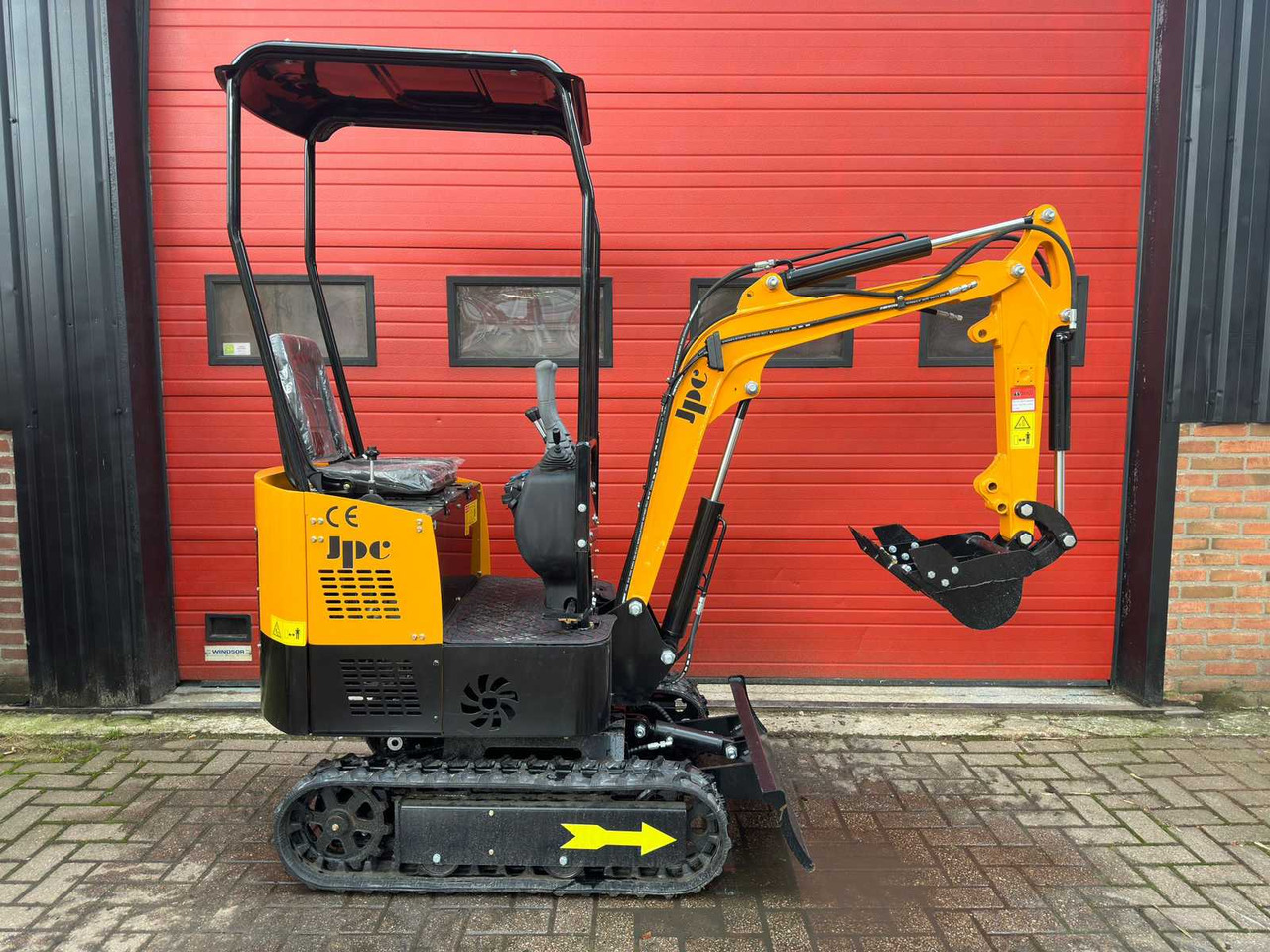 JPC HT12 - Mini excavator: picture 1 JPC HT12 - Mini excavator: picture 1