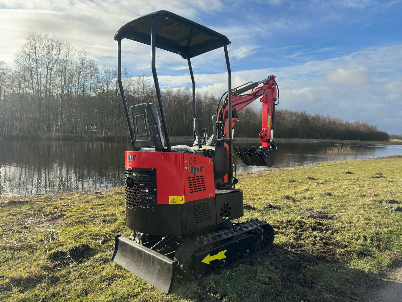 JPC HT12 - Mini excavator: picture 5 JPC HT12 - Mini excavator: picture 5