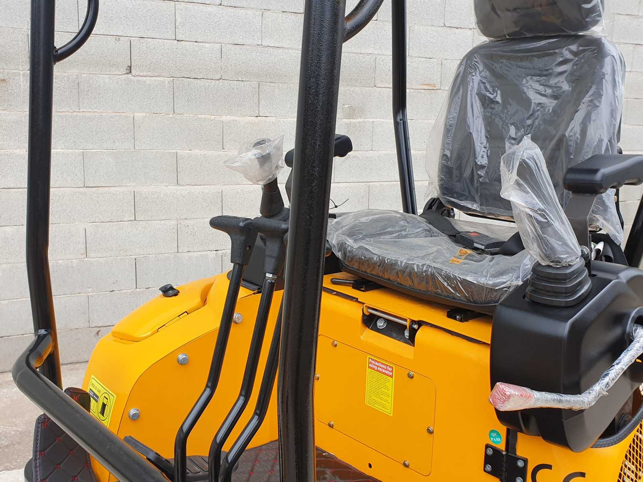 JPC - Mini excavator: picture 4 JPC - Mini excavator: picture 4