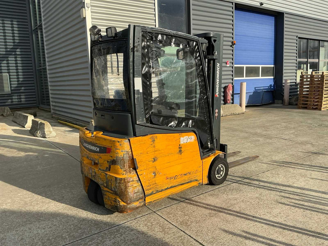 JUNGHEINRICH - 2015 - EFG216 - FORKLIFT - Forklift: picture 4 JUNGHEINRICH - 2015 - EFG216 - FORKLIFT - Forklift: picture 4