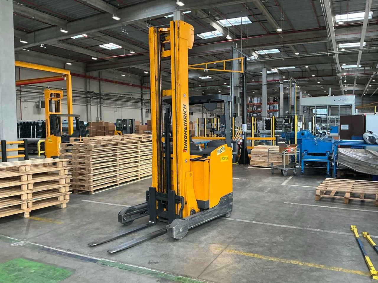 JUNGHEINRICH - 2015 - ETV214 - FORKLIFT - Forklift: picture 3 JUNGHEINRICH - 2015 - ETV214 - FORKLIFT - Forklift: picture 3