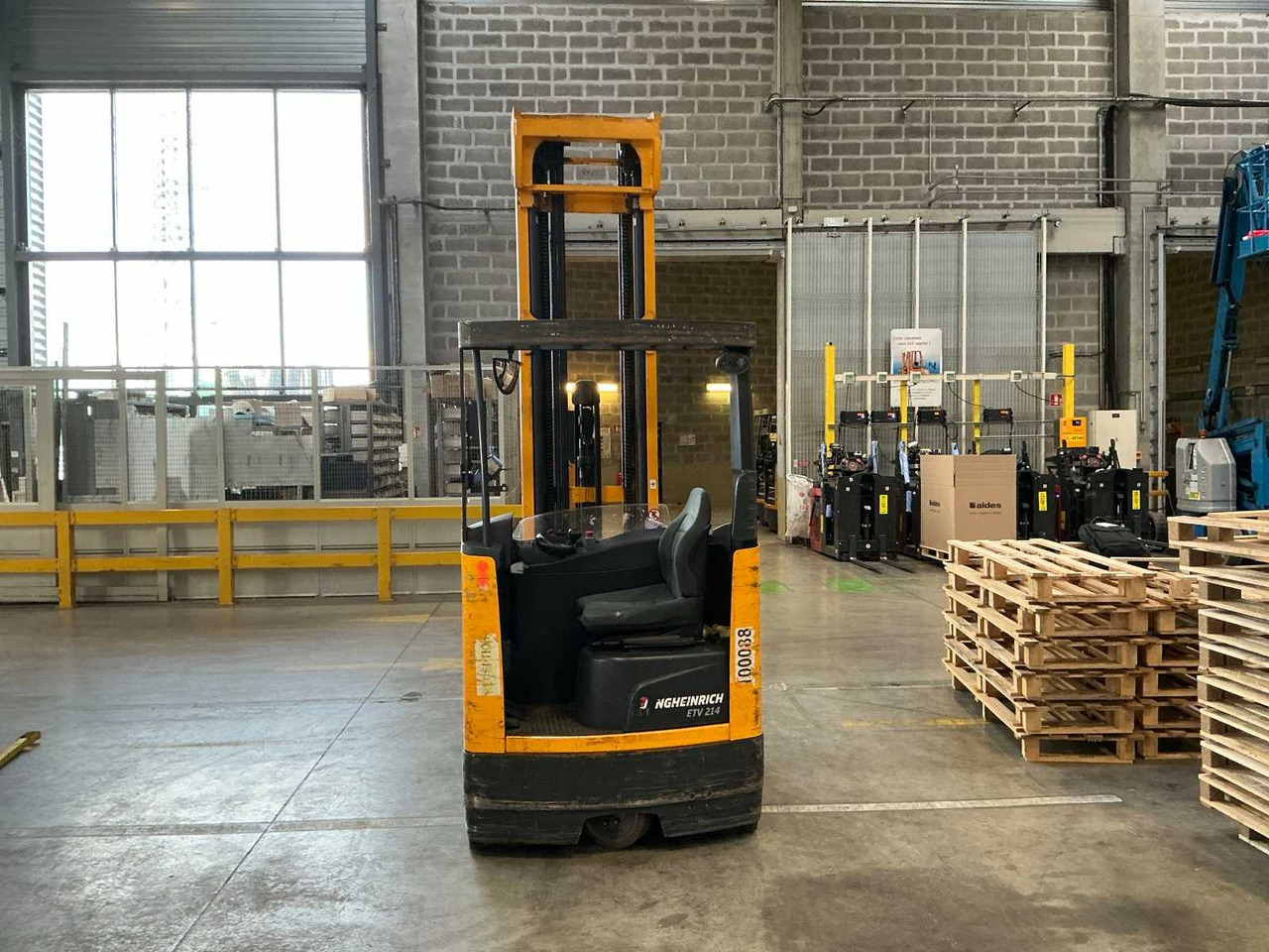 JUNGHEINRICH - 2015 - ETV214 - FORKLIFT - Forklift: picture 5 JUNGHEINRICH - 2015 - ETV214 - FORKLIFT - Forklift: picture 5