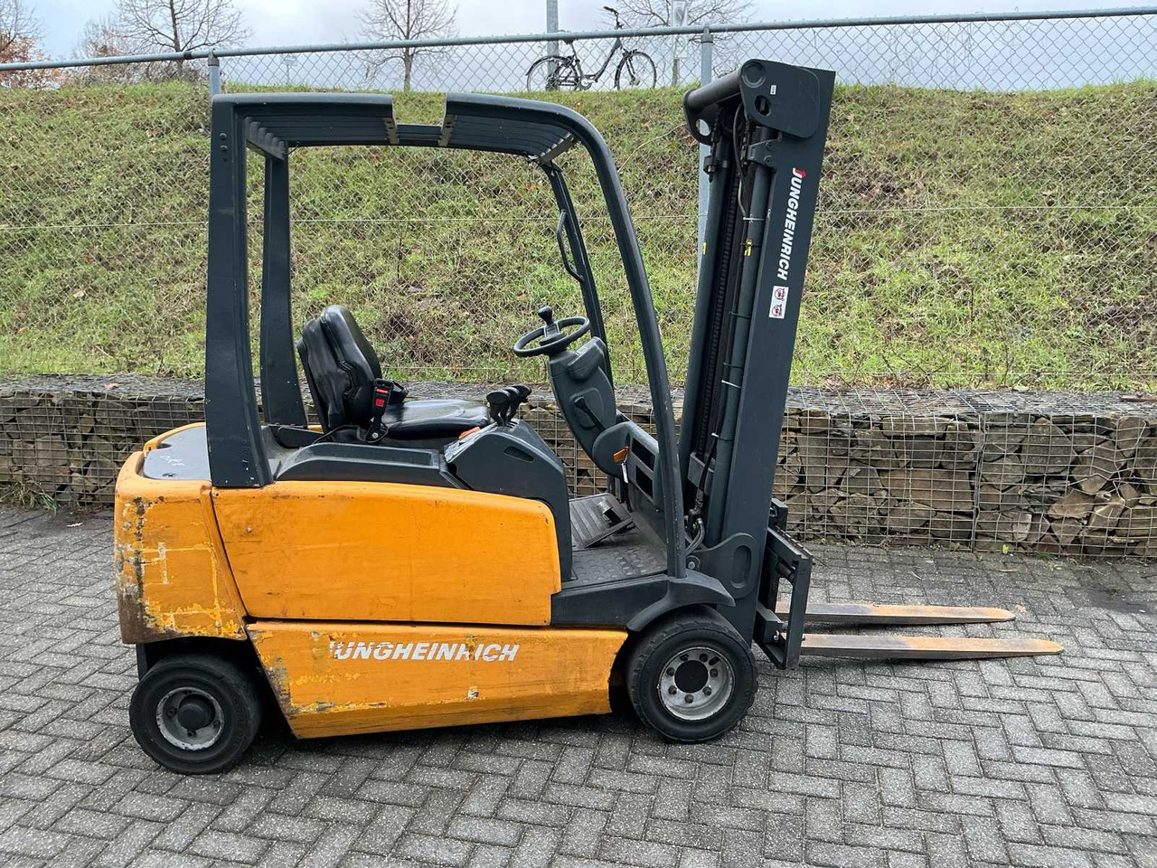JUNGHEINRICH EFG 216 FORKLIFT - Forklift: picture 4 JUNGHEINRICH EFG 216 FORKLIFT - Forklift: picture 4