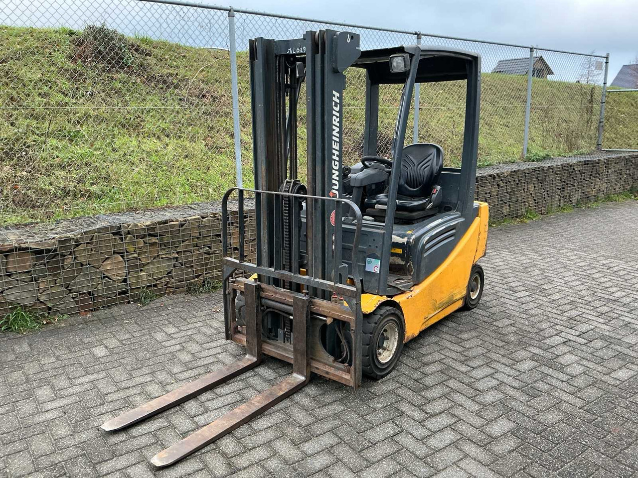 JUNGHEINRICH EFG 320 FORKLIFT - Forklift: picture 2 JUNGHEINRICH EFG 320 FORKLIFT - Forklift: picture 2