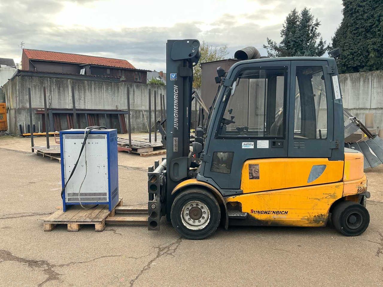 JUNGHEINRICH EFG550 FORKLIFT - Forklift: picture 2 JUNGHEINRICH EFG550 FORKLIFT - Forklift: picture 2