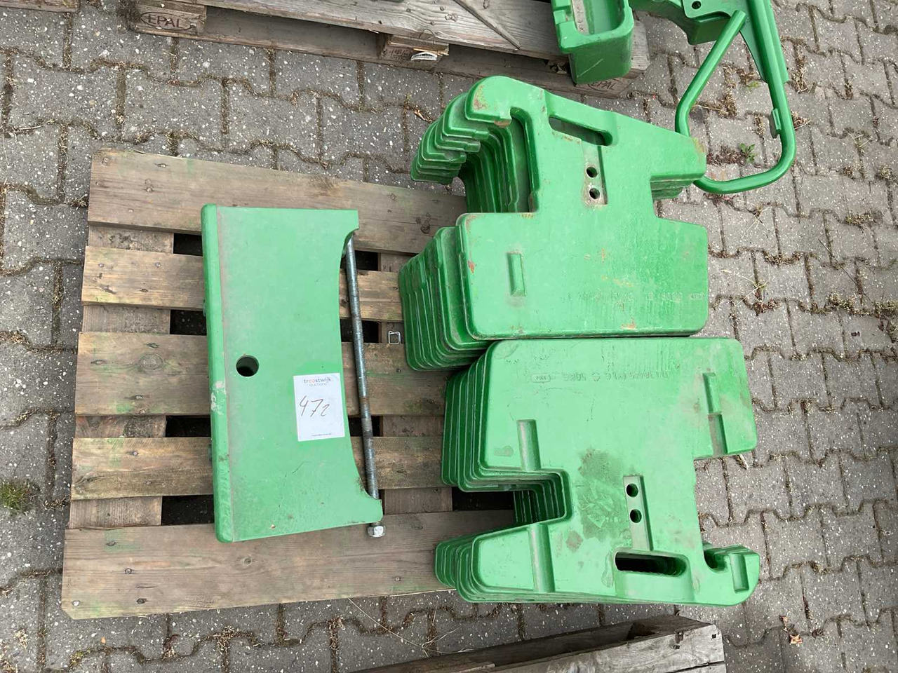 John Deere 50 kg - Front loader for tractor: picture 2 John Deere 50 kg - Front loader for tractor: picture 2