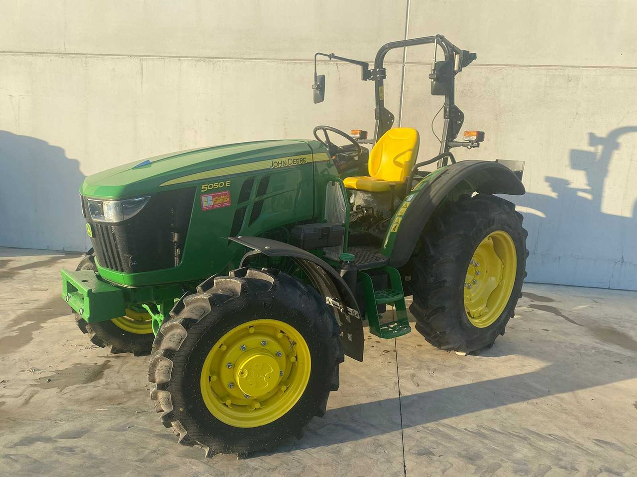 John Deere 5050E - Farm tractor: picture 1 John Deere 5050E - Farm tractor: picture 1