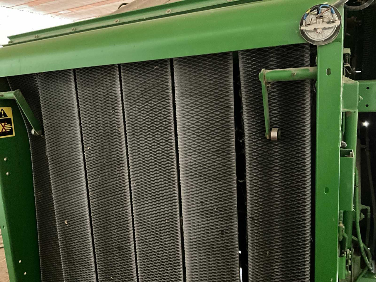 Round baler John Deere 550: picture 15