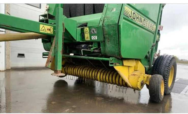 John Deere 590 - Round baler: picture 5 John Deere 590 - Round baler: picture 5