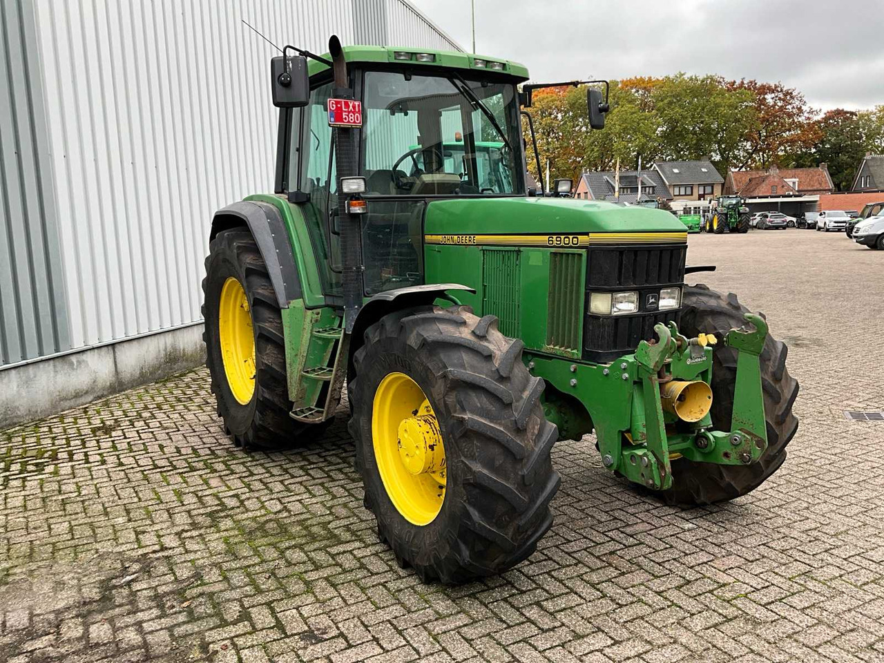 John Deere 6900 - Farm tractor: picture 4 John Deere 6900 - Farm tractor: picture 4