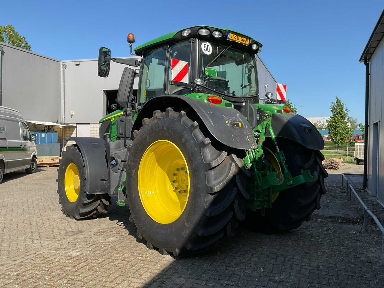 John Deere 6R 250 - Farm tractor: picture 5 John Deere 6R 250 - Farm tractor: picture 5