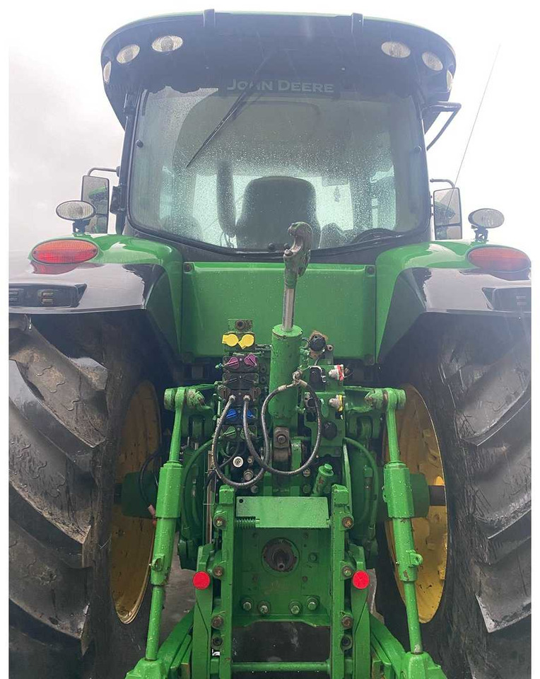 John Deere 7230R - Farm tractor: picture 4 John Deere 7230R - Farm tractor: picture 4