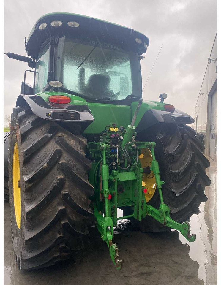 John Deere 7230R - Farm tractor: picture 5 John Deere 7230R - Farm tractor: picture 5