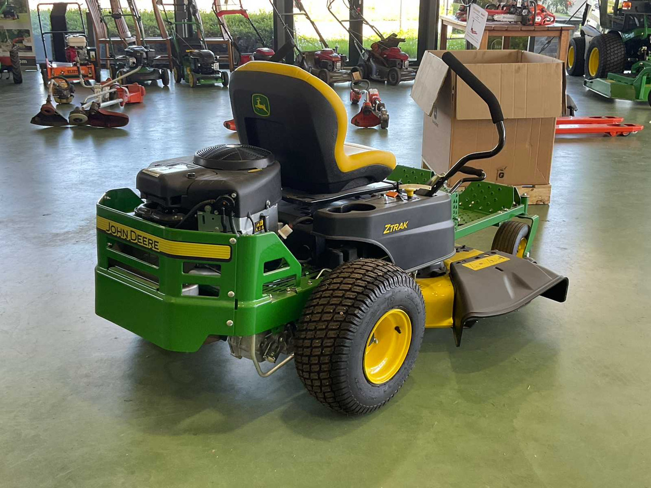 John Deere Z335E - Garden mower: picture 5 John Deere Z335E - Garden mower: picture 5