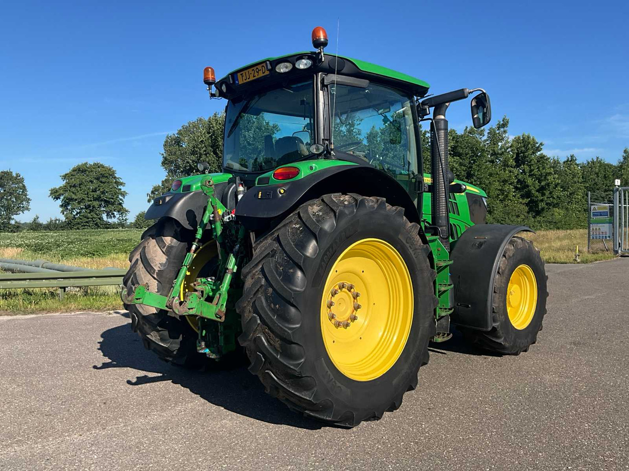 Farm tractor John deere 6170 R: picture 18